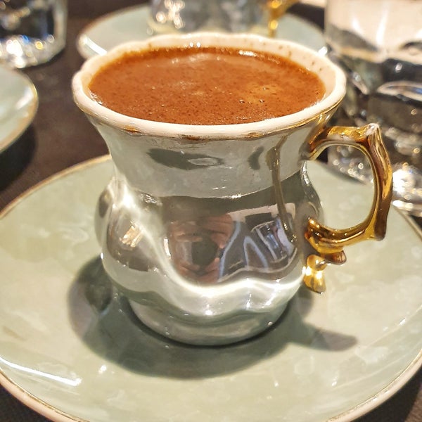 Das Foto wurde bei Poka Coffee Roasters von Ekin Ç. am 1/3/2020 aufgenommen