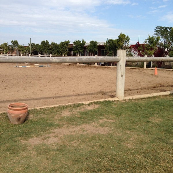 Foto diambil di Antalya Horse Club oleh Umit B. pada 11/9/2014
