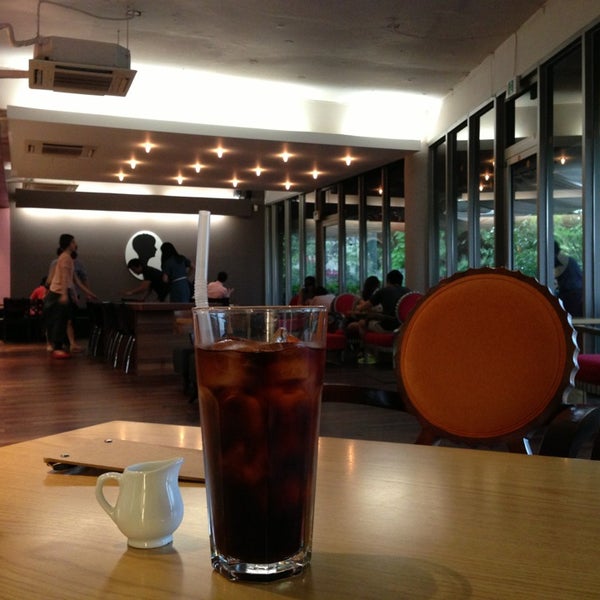 Foto di Cafe Van Beeren - Kuip - 22 tips dari 1065 pengunjung