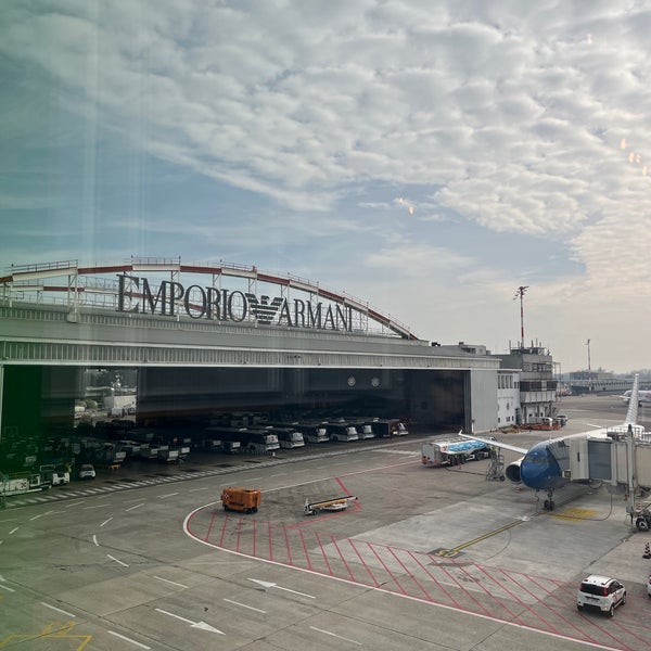 2/12/2024 tarihinde Stelian G.ziyaretçi tarafından Milano Linate Havalimanı (LIN)'de çekilen fotoğraf