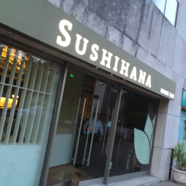 6/19/2014にAntónio S.がSushihana Sushi Barで撮った写真