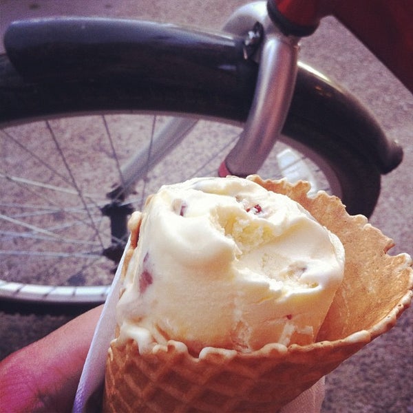 10/27/2012に@javiwankenobiがThrifty Ice Cream &quot;Campanario&quot;で撮った写真