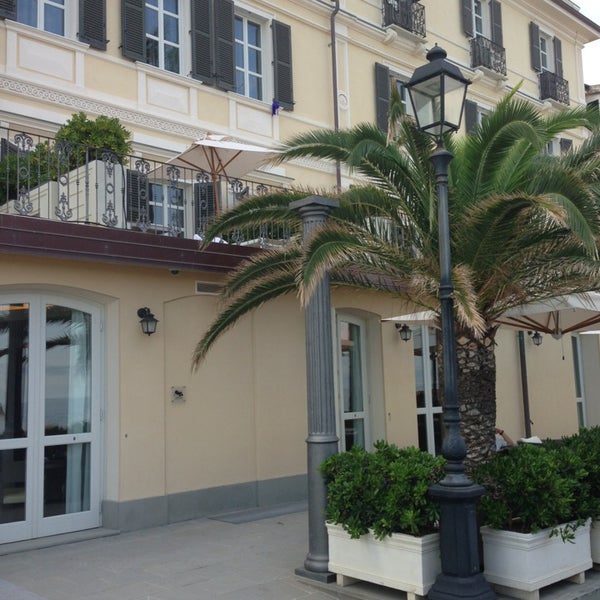 8/13/2013 tarihinde Paolo B.ziyaretçi tarafından Grand Hotel Alassio'de çekilen fotoğraf