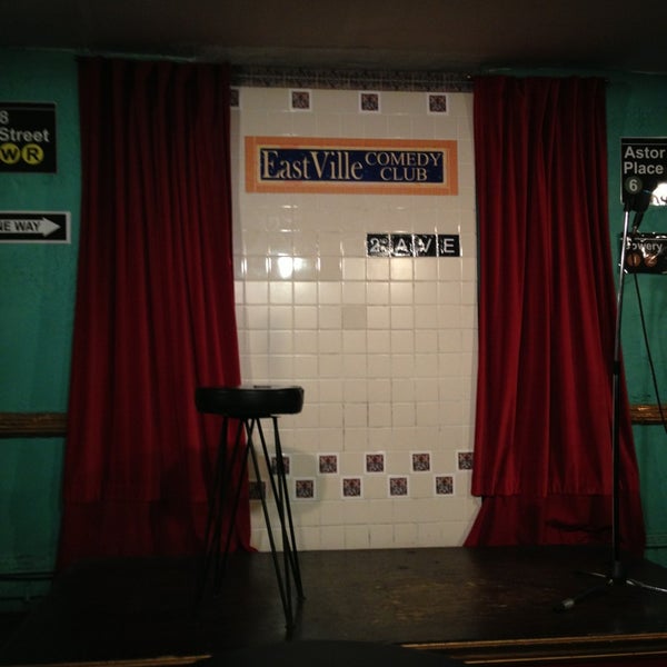 9/12/2013 tarihinde Sherrin Lise B.ziyaretçi tarafından Eastville Comedy Club'de çekilen fotoğraf