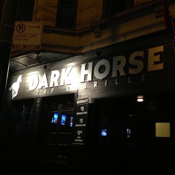 รูปภาพถ่ายที่ Dark Horse Tap &amp; Grille โดย Jessica P. เมื่อ 7/23/2013