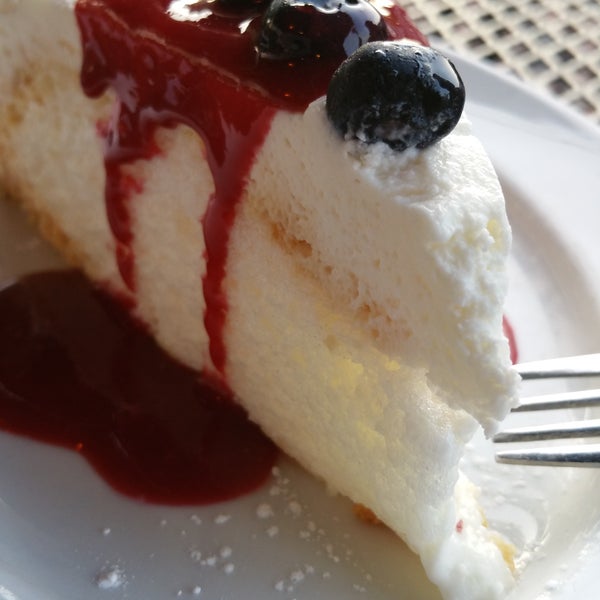 The pavlova was melt in the mouth ! I've waited too long to have it!!