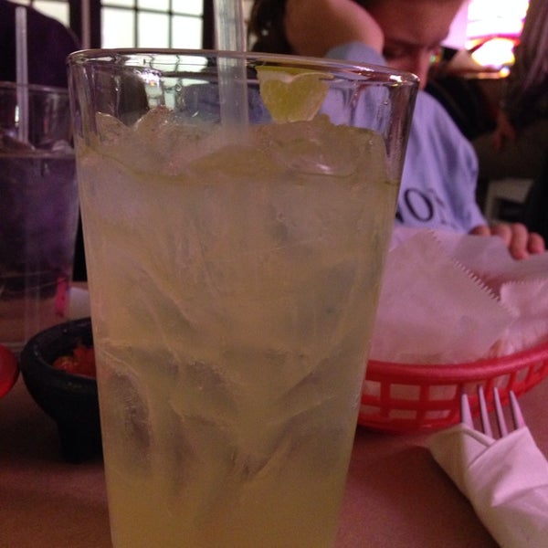 11/20/2013にJessica S.がGusanoz Mexican Restaurantで撮った写真