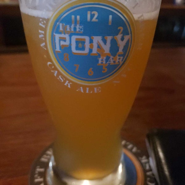 Foto tirada no(a) The Pony Bar por Brian M. em 8/17/2021