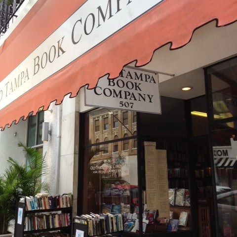 Photo prise au Old Tampa Book Company par Old Tampa Book Company le7/1/2013