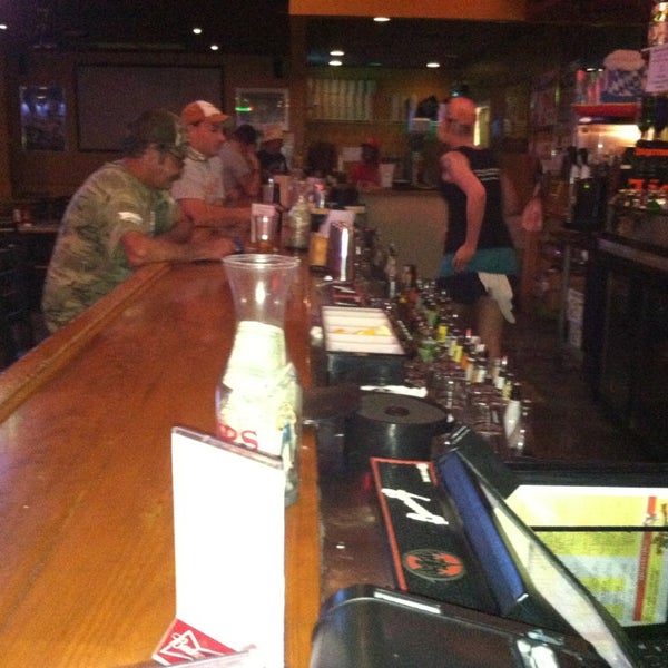 7/22/2013にDavid M.がFowler&#39;s Sports Barで撮った写真