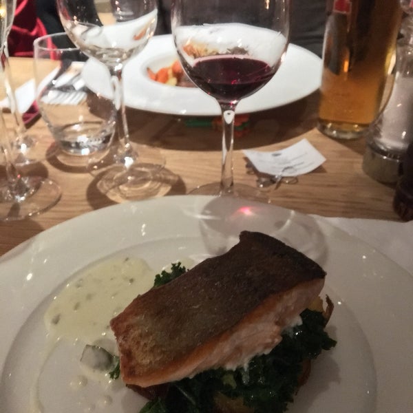 Whighams Wine Cellars Wine Bar in Edinburgh