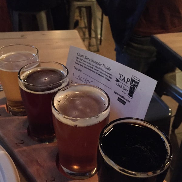 Photo taken at Tap 25 Craft Beer by Vicky W. on 2/11/2015