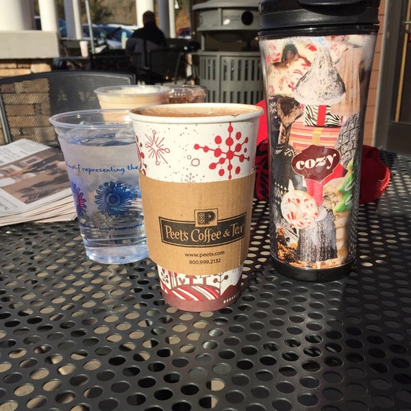 Photo taken at Peet&#39;s Coffee &amp; Tea by Vicky W. on 11/27/2014