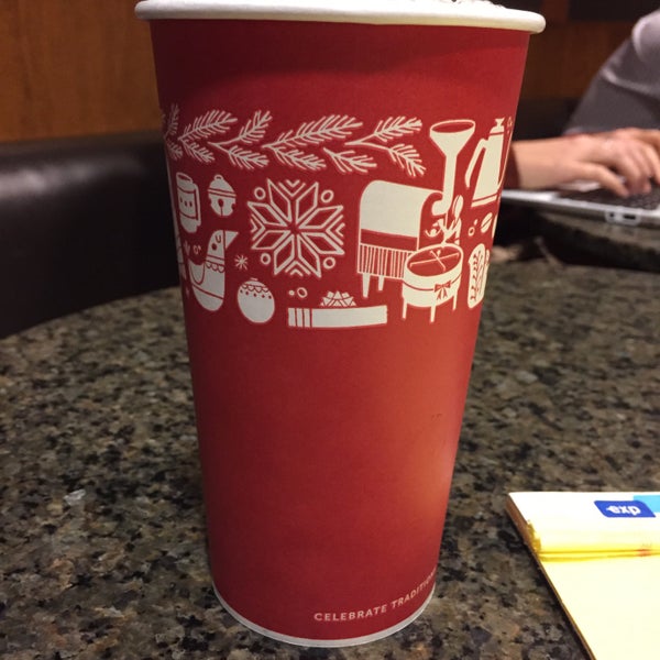 Photo taken at Peet&#39;s Coffee &amp; Tea by Vicky W. on 11/3/2015