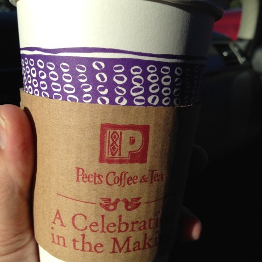 Photo taken at Peet&#39;s Coffee &amp; Tea by Vicky W. on 11/6/2012