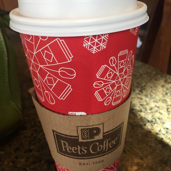 Photo taken at Peet&#39;s Coffee &amp; Tea by Vicky W. on 11/7/2016