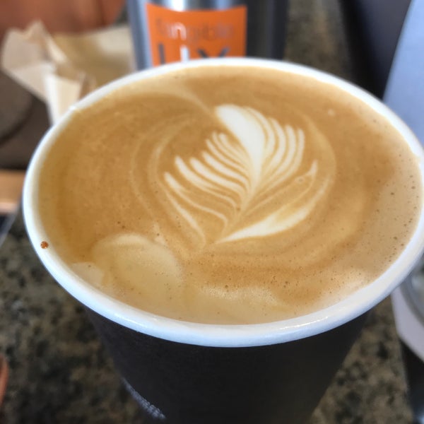 Photo taken at Peet&#39;s Coffee &amp; Tea by Vicky W. on 1/18/2018