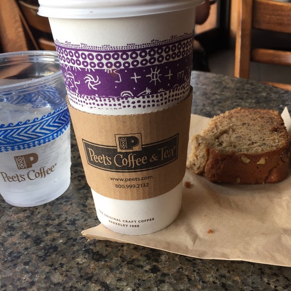 Photo taken at Peet&#39;s Coffee &amp; Tea by Vicky W. on 10/23/2015