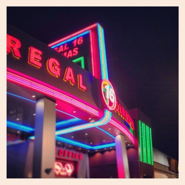 Regal Martin Village ScreenX & IMAX Lacey'de Sinema