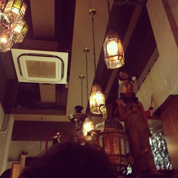 Photo prise au Cleopatra&#39;s Shisha Restaurant &amp; Bar par Béla V. le8/7/2013
