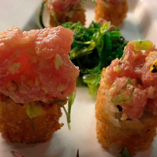 Hot Tuna VA Beach Seafood Restaurant in Virginia Beach