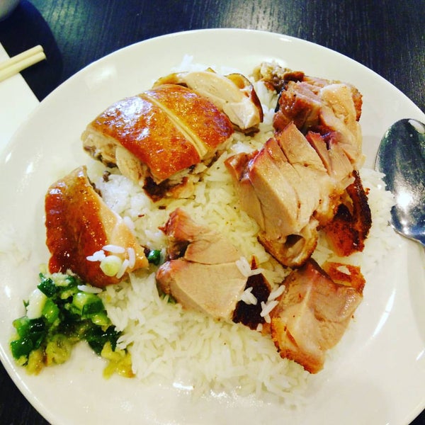 Снимок сделан в Hong Shing Chinese Restaurant пользователем Colin L. 10/16/2015