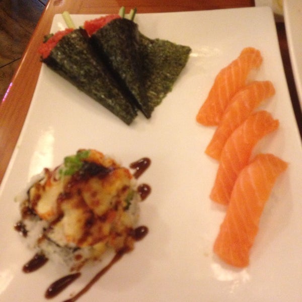 Photo taken at Zenko Sushi by Yvonnie S. on 3/25/2014