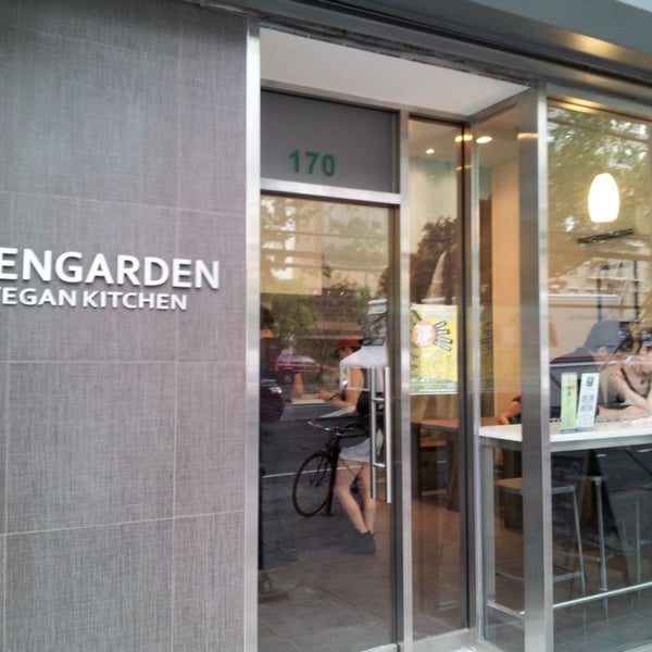11/24/2013にTiengarden Vegan KitchenがTiengarden Vegan Kitchenで撮った写真