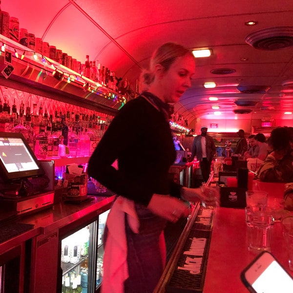 Photo prise au Silk City Diner Bar &amp; Lounge par David S. le11/22/2019