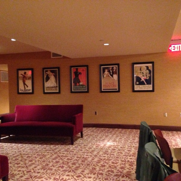 Foto scattata a The Majestic Performing Arts and Cinema Center da Terry B. il 11/6/2013