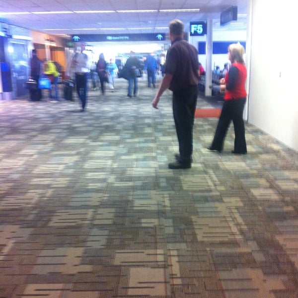 4/16/2013 tarihinde Kollektiv D.ziyaretçi tarafından Minneapolis–Saint Paul International Airport (MSP)'de çekilen fotoğraf