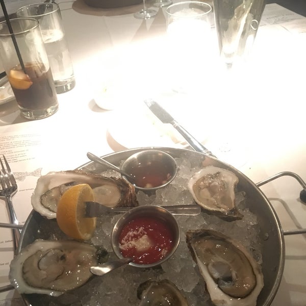 4/3/2019 tarihinde Hilary M.ziyaretçi tarafından Devon Seafood Grill'de çekilen fotoğraf