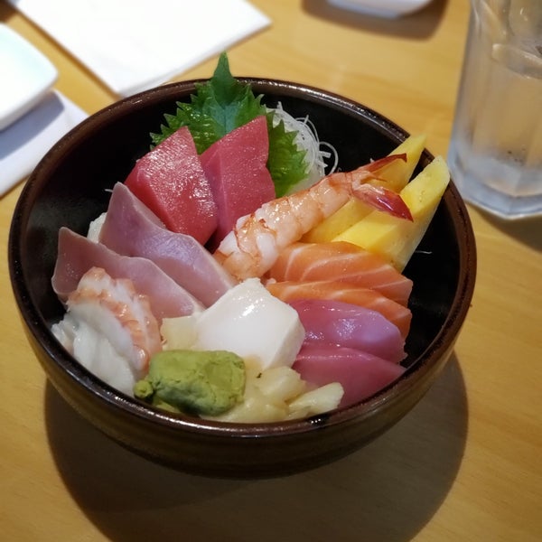 รูปภาพถ่ายที่ Oto Sushi Redmond โดย Fred P. เมื่อ 10/17/2019