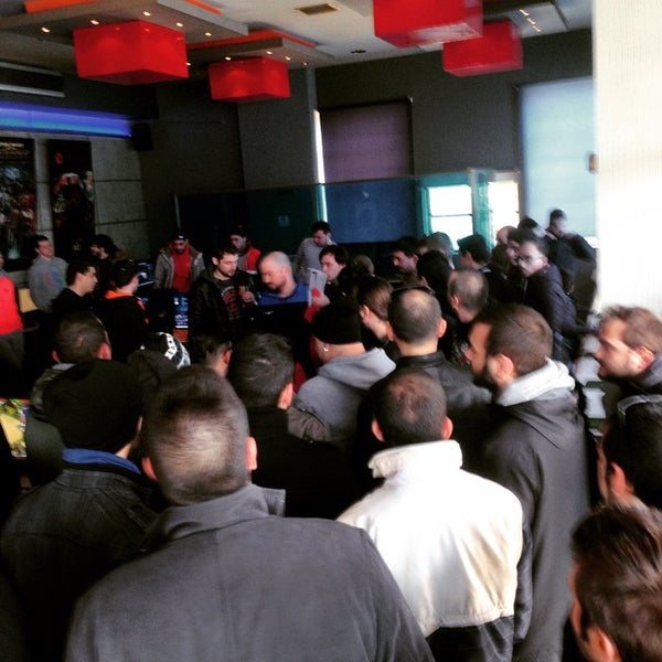 3/14/2015 tarihinde Nikos S.ziyaretçi tarafından SP Gaming Net Station - Coffee SPot'de çekilen fotoğraf