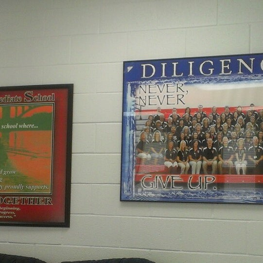 Yorkville Intermediate School 1 tip from 32 visitors