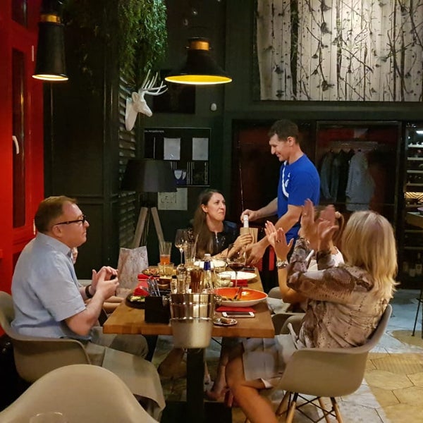 Териберский берег мурманск ресторан. Финансовый университет кафе лафайет. Бар. T r бар. Бар копченый.