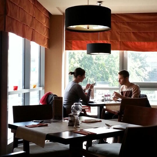 9/27/2013にBeusがSolier Cafe Étterem, Cukrászda és Kávézóで撮った写真