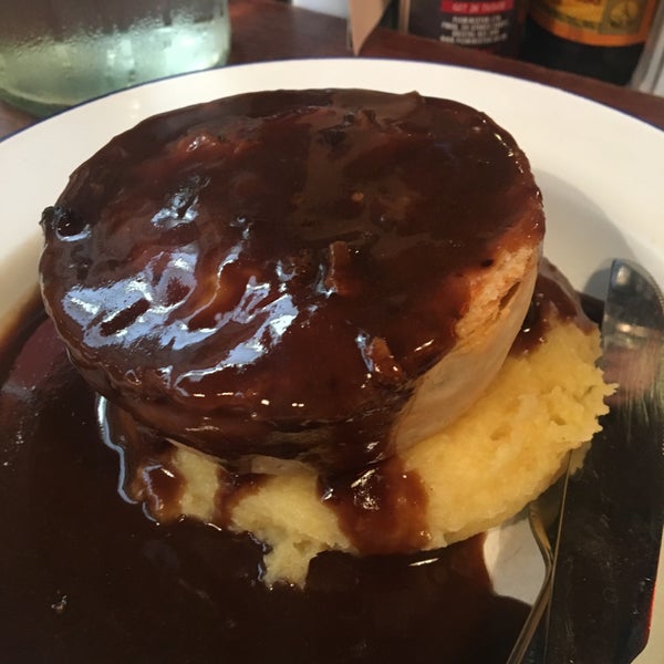 Photo taken at Pieminister by pastrypink on 10/13/2018