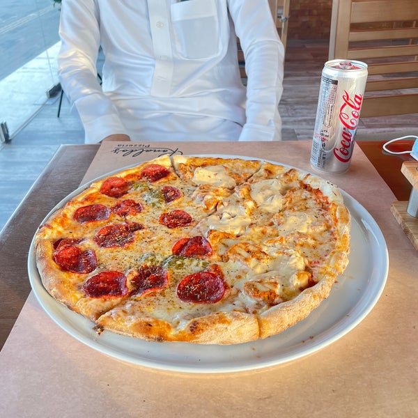 Bella Pizza and Pasta, Addis Ababa (+251 91 138 0606)