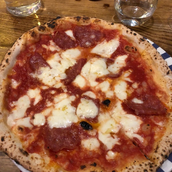 10/25/2018 tarihinde Philippe M.ziyaretçi tarafından Sorbillo Pizzeria'de çekilen fotoğraf