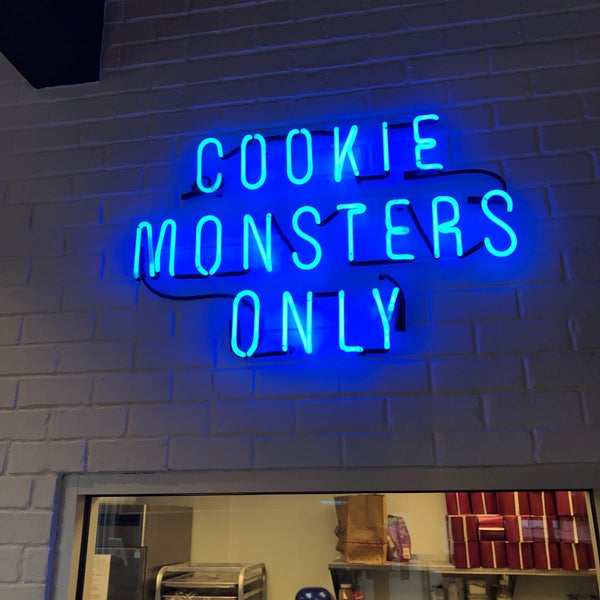 Perfect place to satisfy your sweet tooth after dinner! Loved the snicker-doodles.
