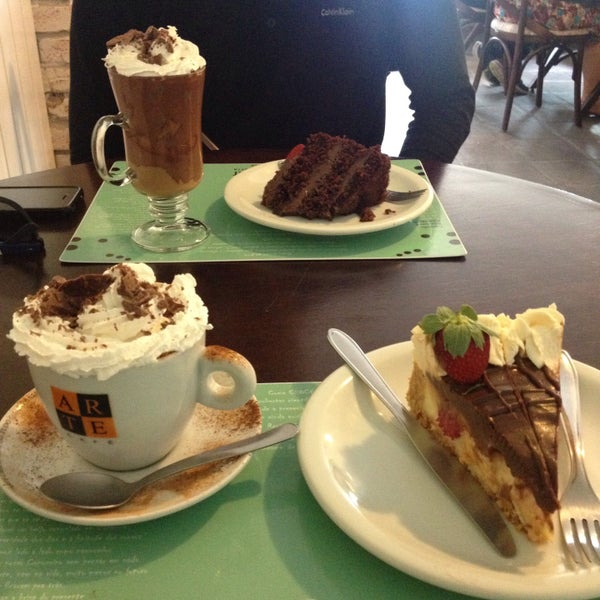 Photo taken at Champagne Chocolat Cafeteria &amp; Doceria by Mariana B. on 10/25/2015
