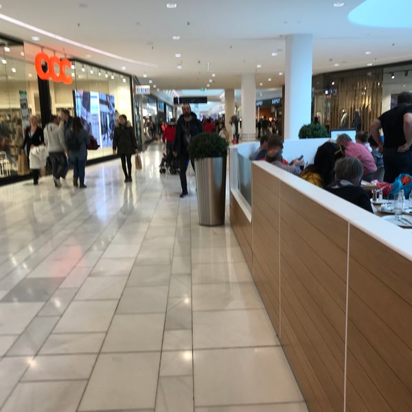 10/27/2018 tarihinde László Balázs K.ziyaretçi tarafından Westfield Shopping City Süd'de çekilen fotoğraf