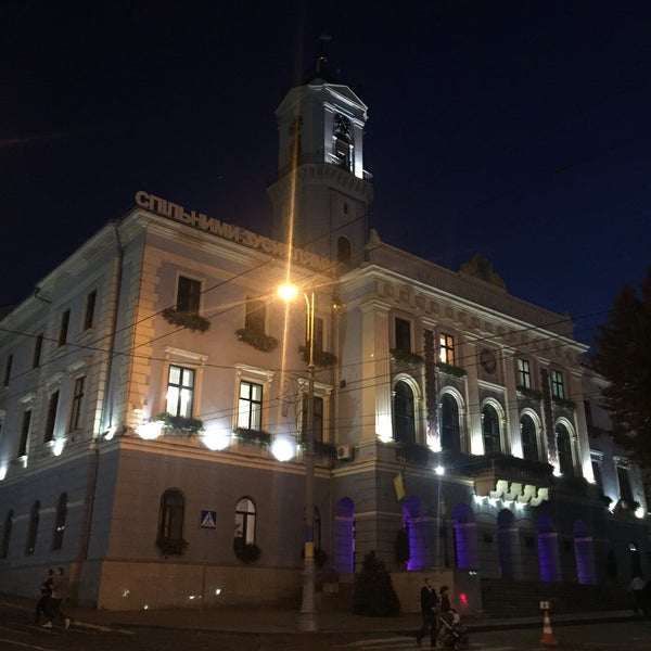 9/22/2015에 Oleg G.님이 Чернівецька міська рада / Chernivtsi City Council에서 찍은 사진