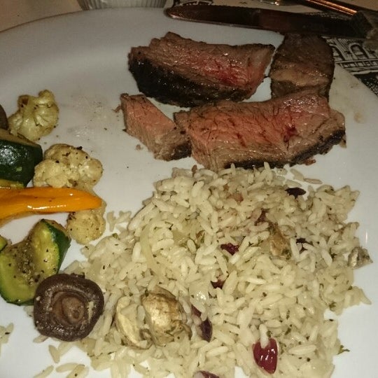 รูปภาพถ่ายที่ Buckhorn Steakhouse โดย Maria I. เมื่อ 3/22/2014