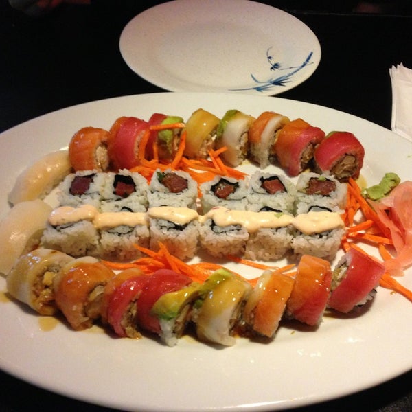 10/26/2013 tarihinde Alex G.ziyaretçi tarafından Sushi Bites'de çekilen fotoğraf