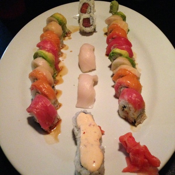 Foto scattata a Sushi Bites da Alex G. il 12/20/2013