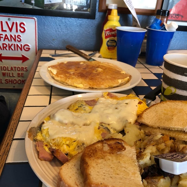 Nick's Cafe (Now Closed) 777 Simms St