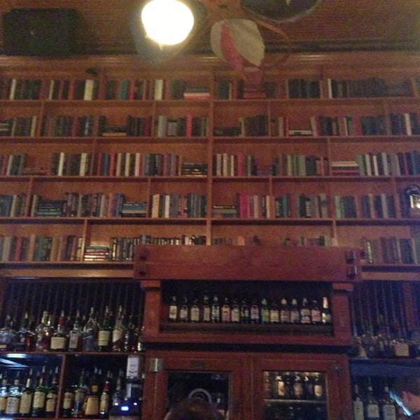 3/24/2013에 Kal E.님이 Library Bar에서 찍은 사진