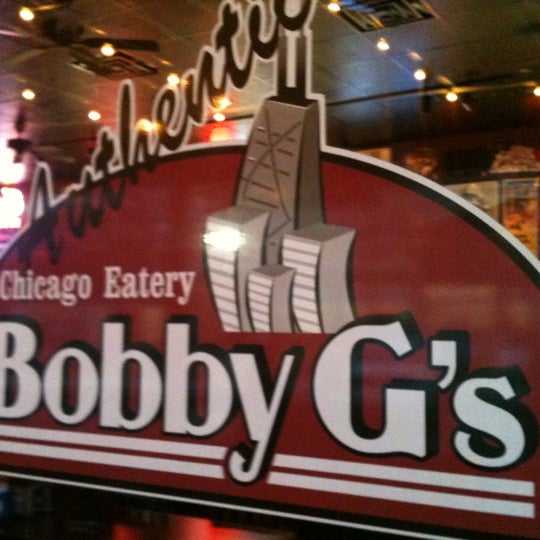 2/16/2012 tarihinde Viktoria M.ziyaretçi tarafından BobbyG&#39;s Chicago Eatery'de çekilen fotoğraf